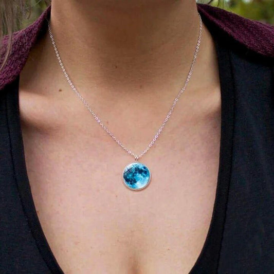 Luna Radiance Glowing Pendant